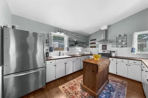 Kitchen - 9430 Chestatee Ct, Gainesville, GA 30506 photo 6 of 7