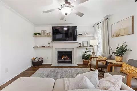 Living - 506 Highpoint Cir, Winder, GA 30680 photo 1 of 2