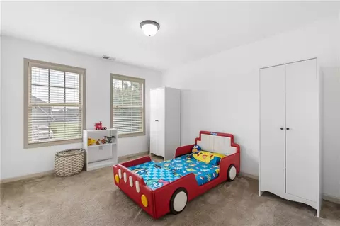 Bedroom - 506 Highpoint Cir, Winder, GA 30680 photo 4 of 6