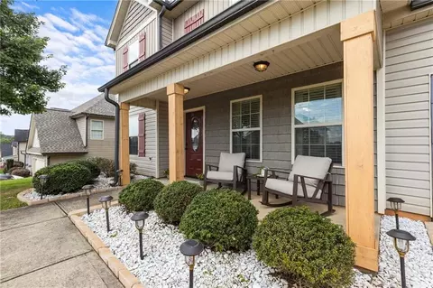 Exterior - 506 Highpoint Cir, Winder, GA 30680 photo 3 of 5