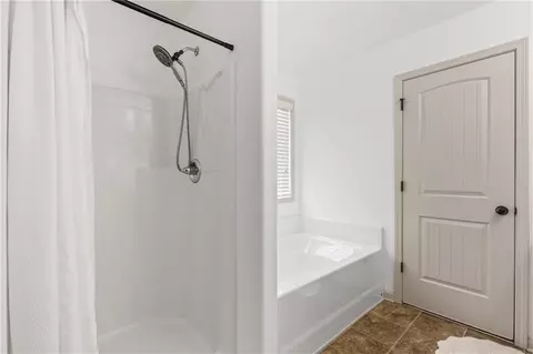 Bath - 506 Highpoint Cir, Winder, GA 30680 photo 1 of 4