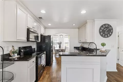 Kitchen - 506 Highpoint Cir, Winder, GA 30680 photo 1 of 2