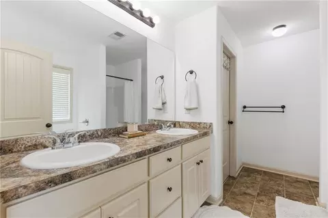Entry Way - 506 Highpoint Cir, Winder, GA 30680 photo 4 of 4