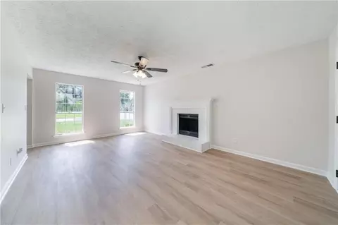 Living - 5916 Farmbrook Ln, Rex, GA 30273 photo 2 of 3