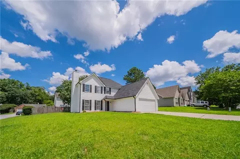 Exterior - 5916 Farmbrook Ln, Rex, GA 30273 photo 3 of 8