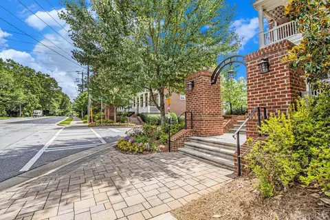 671 Brennan Dr, Decatur, GA 30033