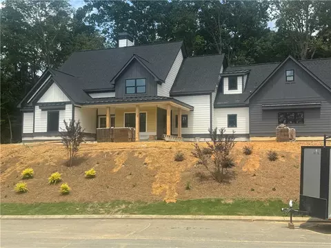 114 Cliffs Dr, Dalton, GA 30721