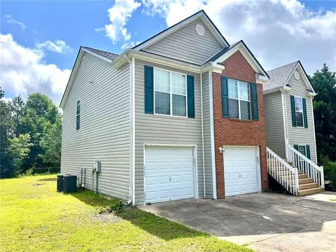 Exterior - 203 Galway Ln, Hampton, GA 30228 photo 3 of 11