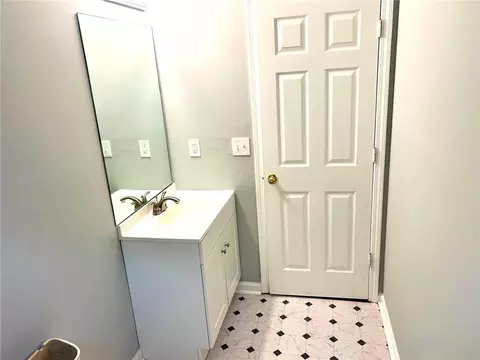 Bath - 203 Galway Ln, Hampton, GA 30228 photo 5 of 5