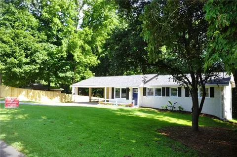 136 Rosewood Dr, Dallas, GA 30132