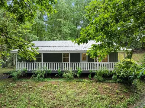 220 Silver Fox Dr, Dawsonville, GA 30534