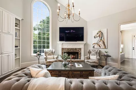 Living - 330 White Columns Ct, Milton, GA 30004 photo 3 of 4