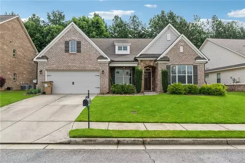 430 La Perla Dr, Sugar Hill, GA 30518