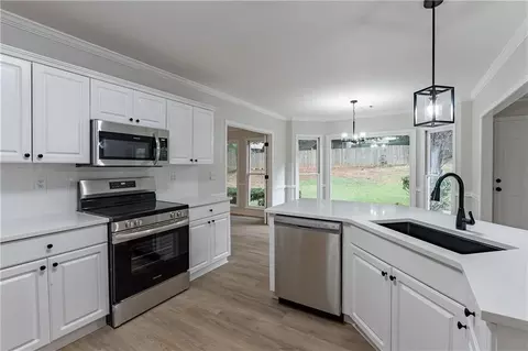 Kitchen - 3807 Lance Bluff Ct, Duluth, GA 30097 photo 2 of 3