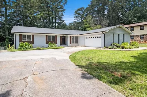 3321 Georgian Woods Cir, Decatur, GA 30034