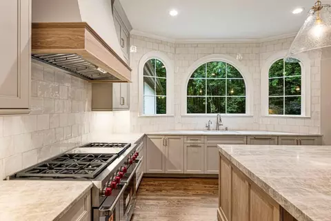 Kitchen - 1960 Drummond Pond Rd, Milton, GA 30004 photo 9 of 11