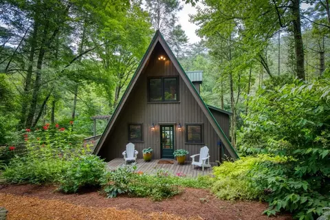 136 Richard Moss Ln, Suches, GA 30572