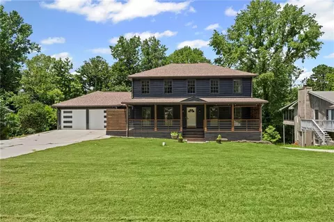 5254 Greenpoint Dr, Stone Mountain, GA 30088