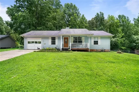5614 N Hall Pl, Murrayville, GA 30564