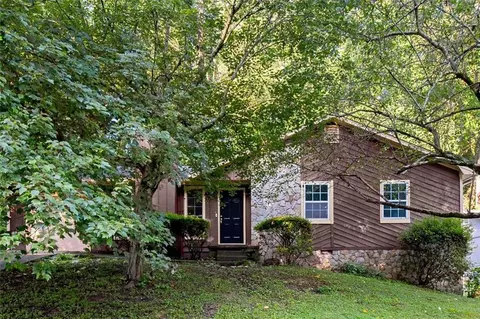 4039 Tanglewood Rd, Snellville, GA 30039