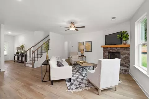 Living - 515 Elder Rd, Winder, GA 30680 photo 2 of 2