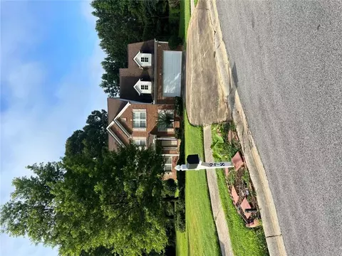 978 Francis Ln, Fairburn, GA 30213