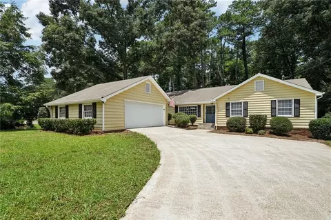 2466 Country Club Dr, Conyers, GA 30013