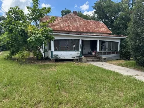 505 Strickland Ave, Blackshear, GA 31516