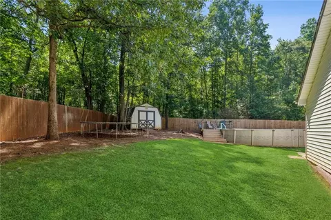Exterior - 182 Regency Dr, Bethlehem, GA 30620 photo 3 of 9