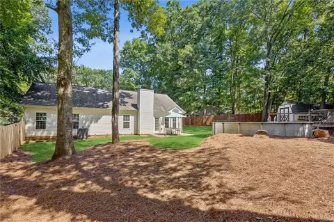 Exterior - 182 Regency Dr, Bethlehem, GA 30620 photo 9 of 9