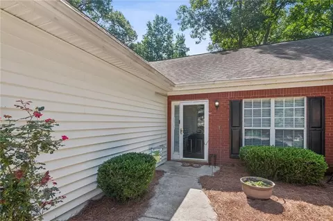 Exterior - 182 Regency Dr, Bethlehem, GA 30620 photo 2 of 9