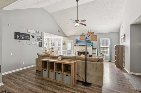 Entry Way - 182 Regency Dr, Bethlehem, GA 30620 photo 2 of 3