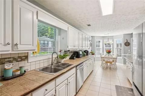 Kitchen - 182 Regency Dr, Bethlehem, GA 30620 photo 3 of 4