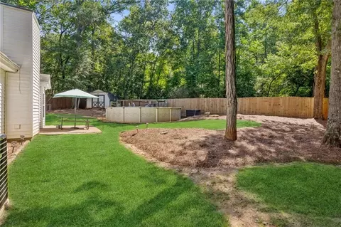Exterior - 182 Regency Dr, Bethlehem, GA 30620 photo 8 of 9