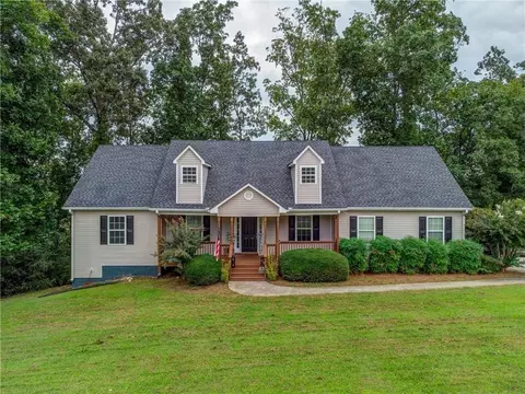 172 Laurel Dr NE, Calhoun, GA 30701