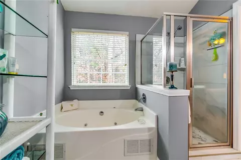 Bath - 7750 Carnegie Dr, Fairburn, GA 30213 photo 2 of 3