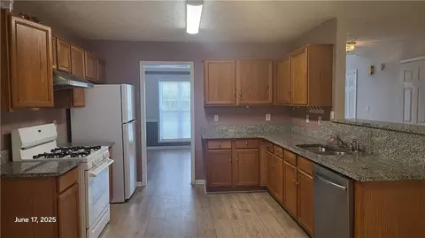 3219 Roundfield Cir, Duluth, GA 30096 photo 10