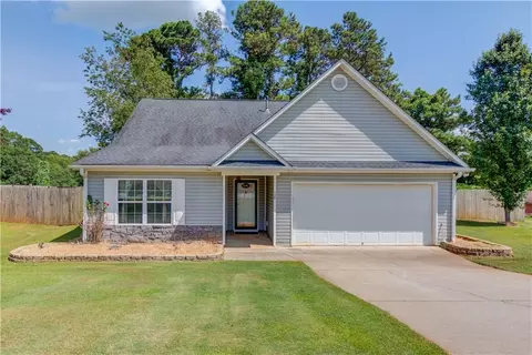 184 Huntington Ln, Commerce, GA 30529