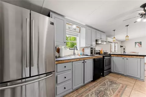 Kitchen - 9262 Morrison Rd, Lula, GA 30554 photo 2 of 3