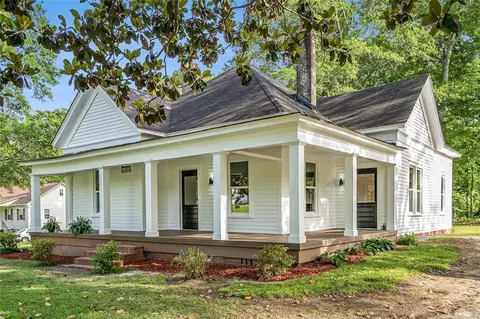 1852 Burwell Rd, Carrollton, GA 30117