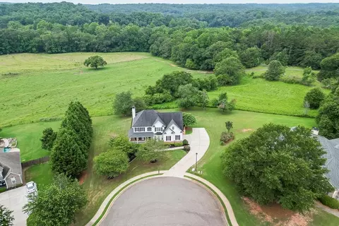 498 Durham Dr, Hoschton, GA 30548