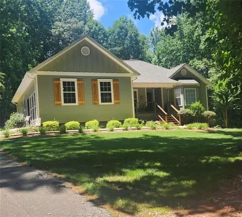 220 Valley View Dr, Maysville, GA 30558