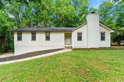 4110 Oak Ferry Dr NE, Kennesaw, GA 30144