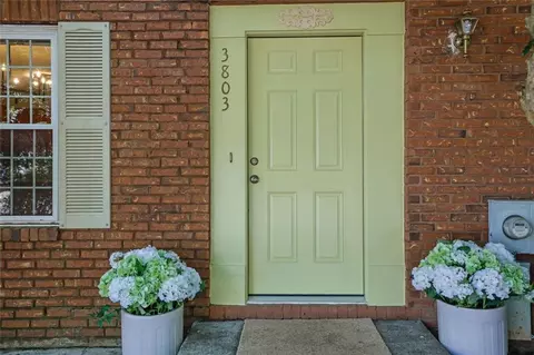 3803 Meadow Green Ct, Peachtree Corners, GA 30092
