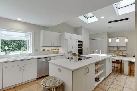 Kitchen - 3219 Parkridge Cres, Chamblee, GA 30341 photo 1 of 6