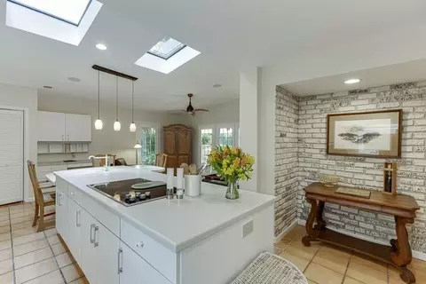 Kitchen - 3219 Parkridge Cres, Chamblee, GA 30341 photo 2 of 6