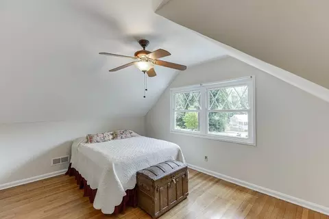 Bedroom - 3219 Parkridge Cres, Chamblee, GA 30341 photo 4 of 5
