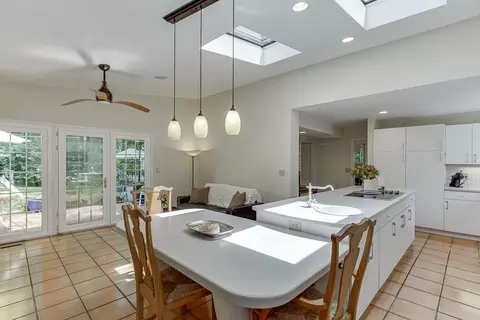 Kitchen - 3219 Parkridge Cres, Chamblee, GA 30341 photo 3 of 6