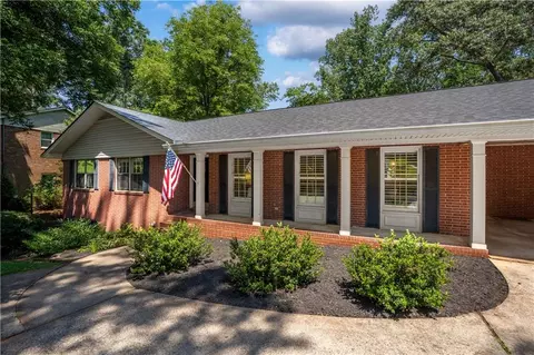 650 Crestview Ter, Gainesville, GA 30501