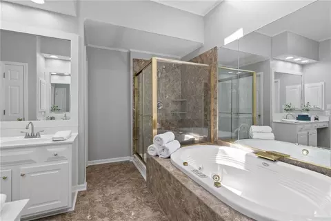 Bath - 161 Forestview Dr, Suwanee, GA 30024 photo 2 of 7